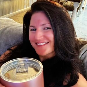 Meet your Posher, Dana